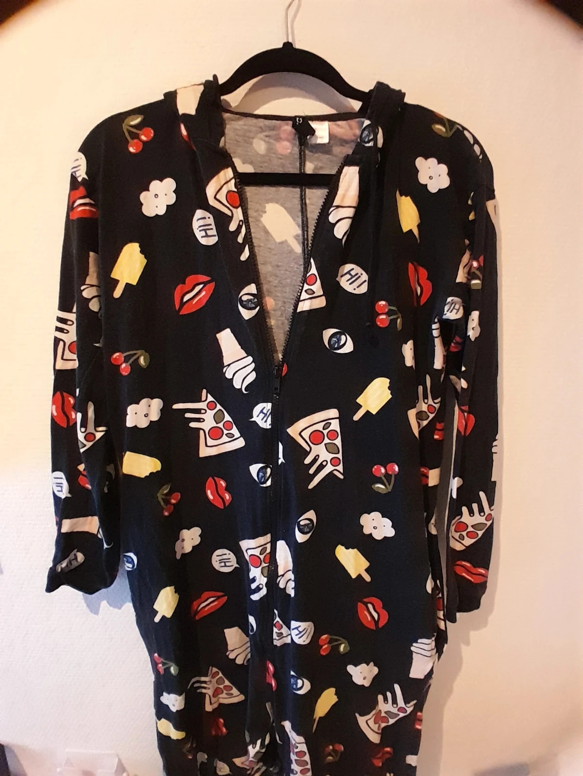 Combinação preta com estampa de pizzas e frutas, tamanho 36, H&M Divided – photo 3